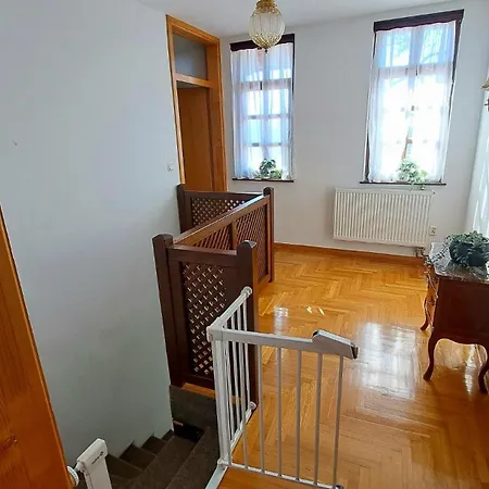 Villa Villa *